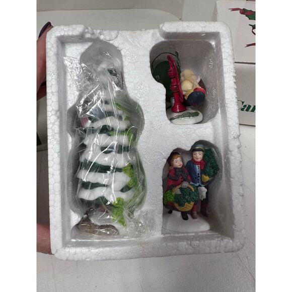 Dept 56 "The Holly and the Ivy" Heritage Village Collection Christmas Figurines - Picture 8 of 8
